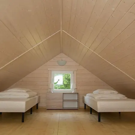 Glonek Drewniany Nad Morzem - Kolo Jaroslawca * Rusinowo (Slawno)